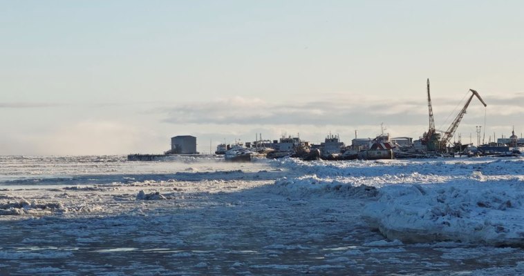 Антициклон и низкие температуры ускорили образование льда у восточного побережья Чукотки
