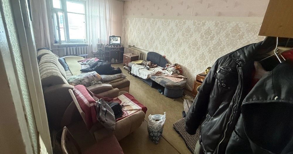 Стулом и кружкой избила знакомых жительница Певека