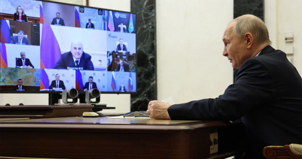 Владимир Путин обсудил с членами правительства развитие Арктики