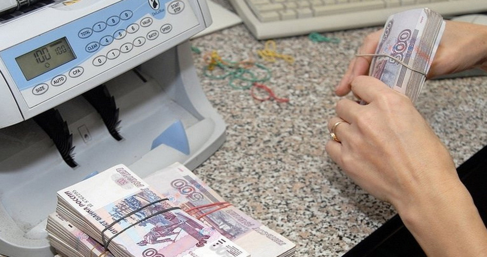 Сотрудницу банка задержали за кражу денег клиентов в Эгвекиноте