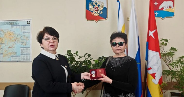 Медаль "За отвагу" вручили родственникам погибшего Никиты Лейвитеу в Эгвекиноте