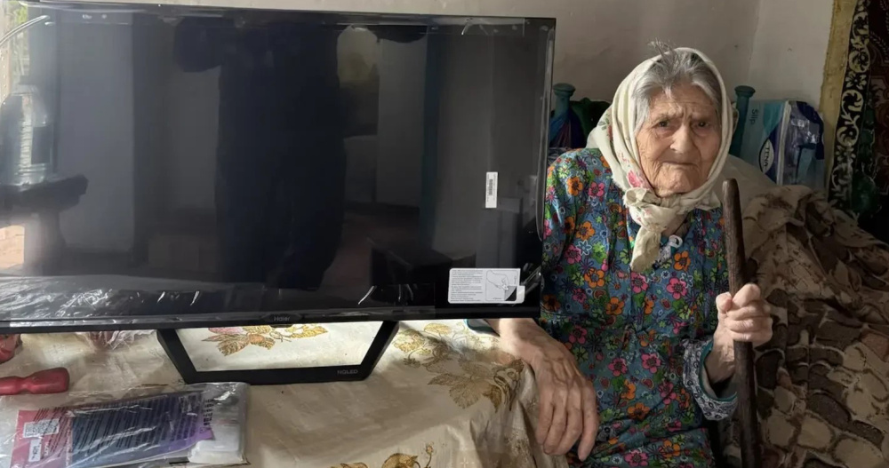 Старейшая жительница Новолуганского получила поздравления от губернатора Чукотки