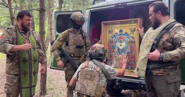 Чукотка отправила в зону СВО икону покровителей российского воинства